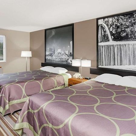 Super 8 By Wyndham Gilman Hotel Buitenkant foto