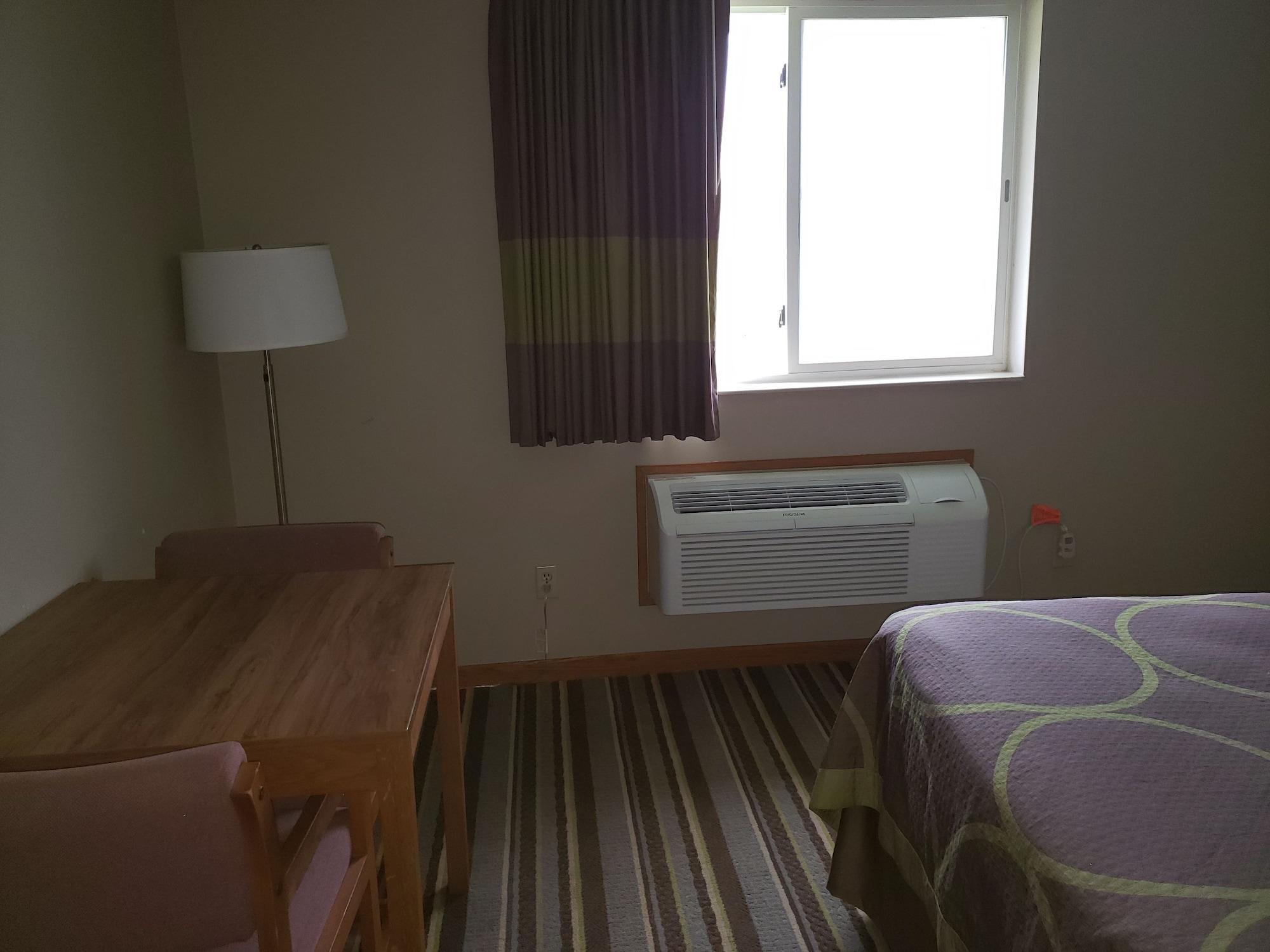 Super 8 By Wyndham Gilman Hotel Buitenkant foto