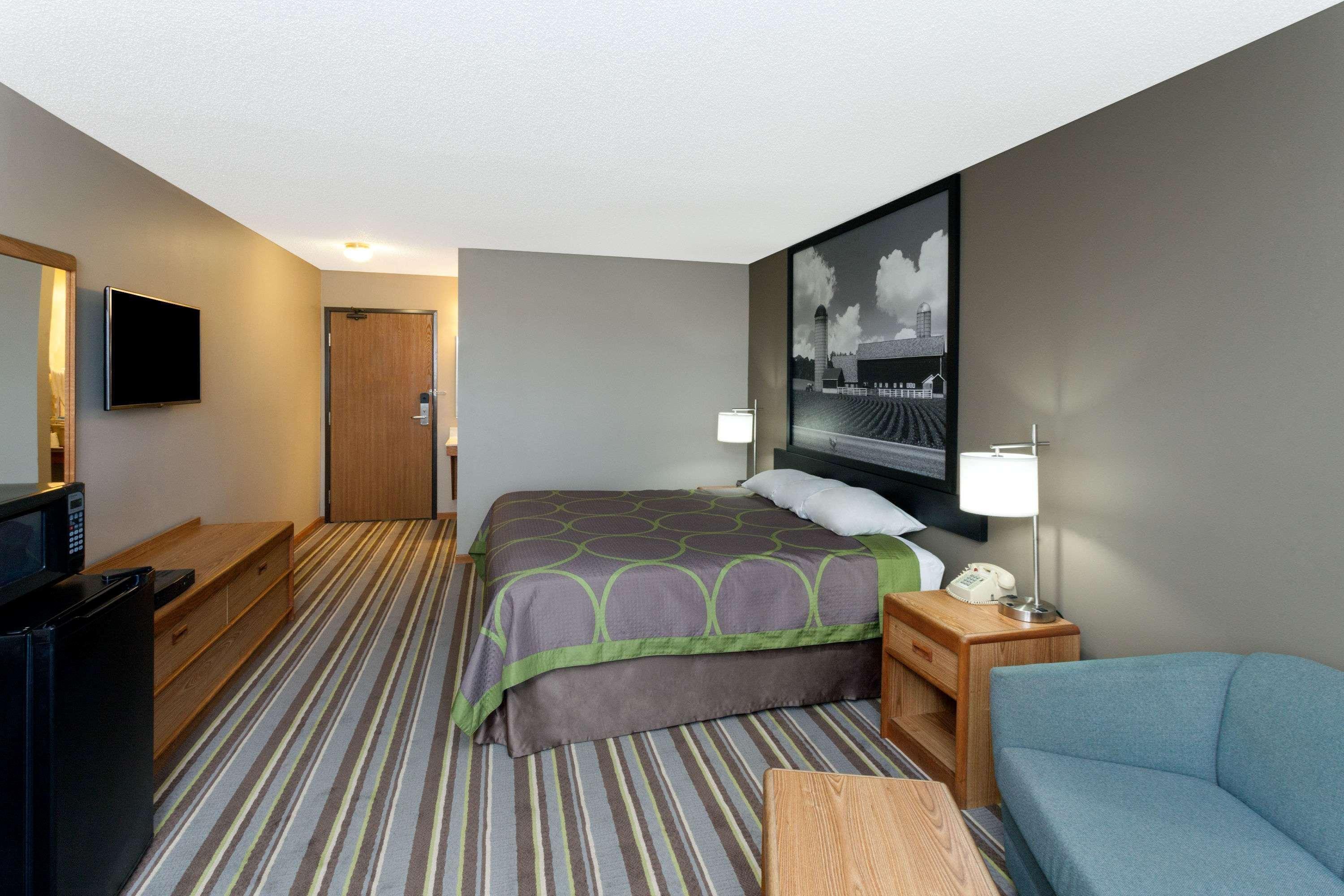 Super 8 By Wyndham Gilman Hotel Buitenkant foto