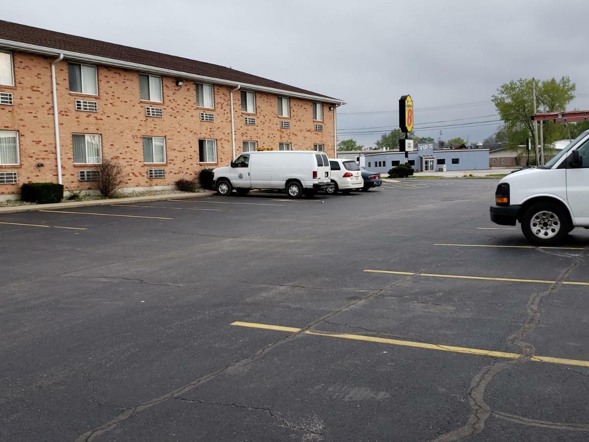 Super 8 By Wyndham Gilman Hotel Buitenkant foto